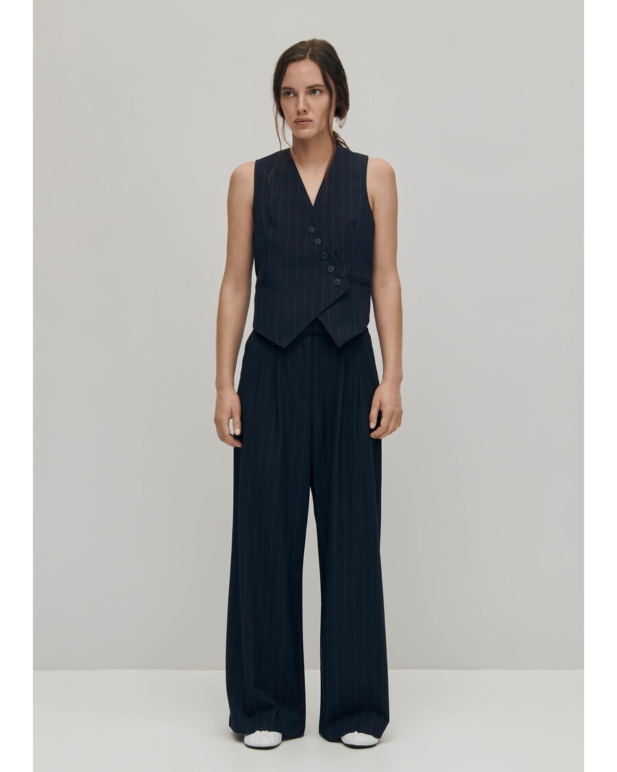 Alohas Poppy Navy Vest