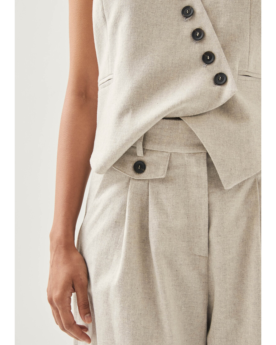 Alohas Niselle Cream Shorts