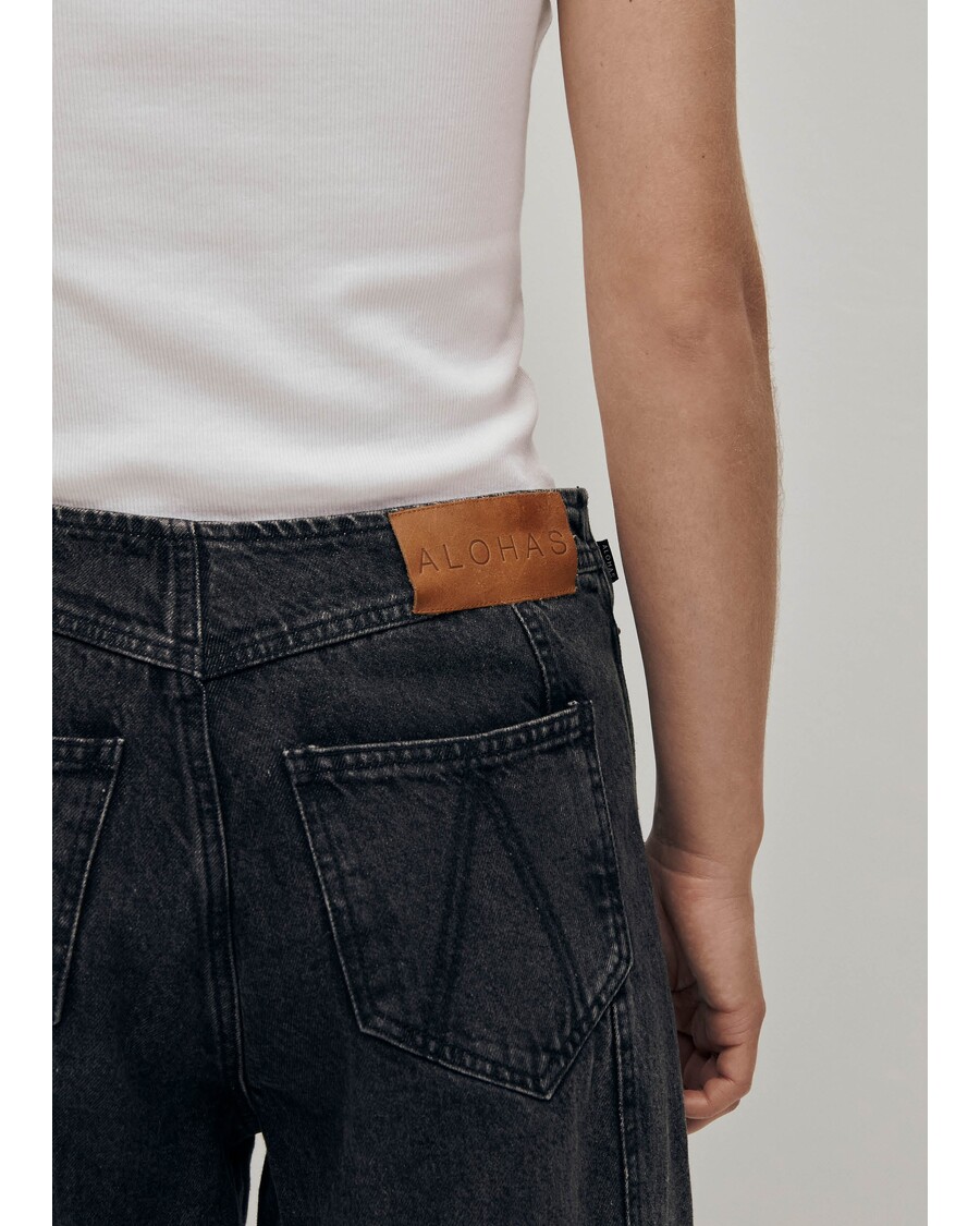 מכנסי ג'ינס שחורים של Alohas Magda