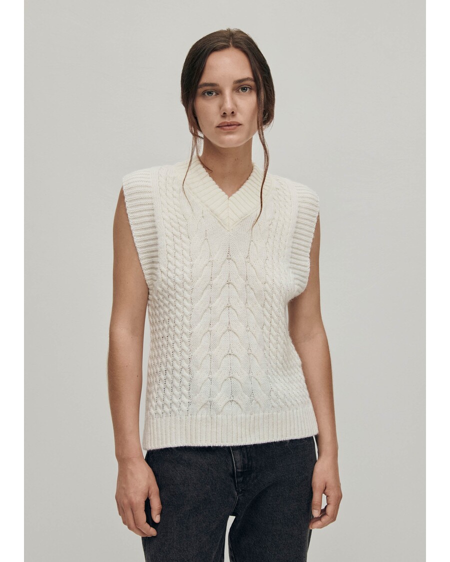 אלוהס אפוד טריקו לבן ונעים