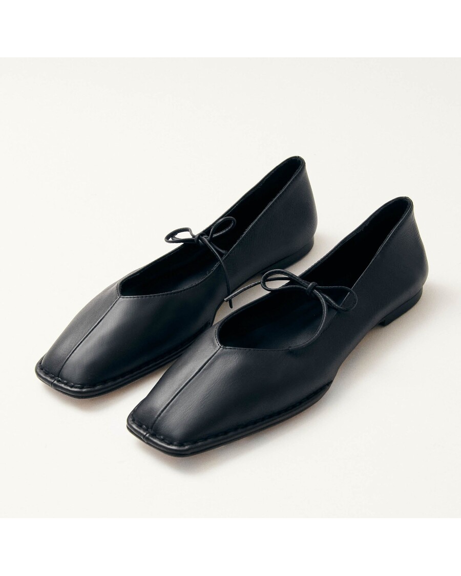Alohas Sway Black Leather Ballet Flats