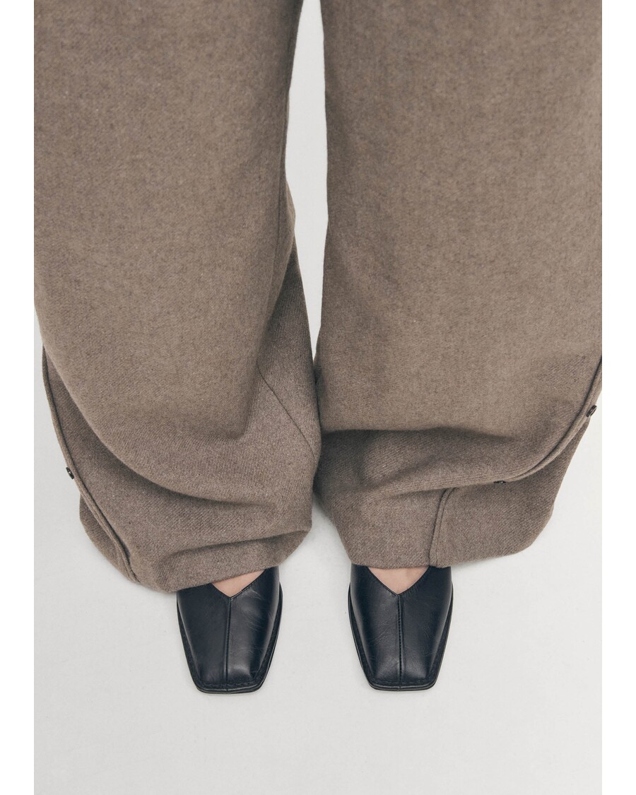 Alohas Sway Black Leather Ballet Flats