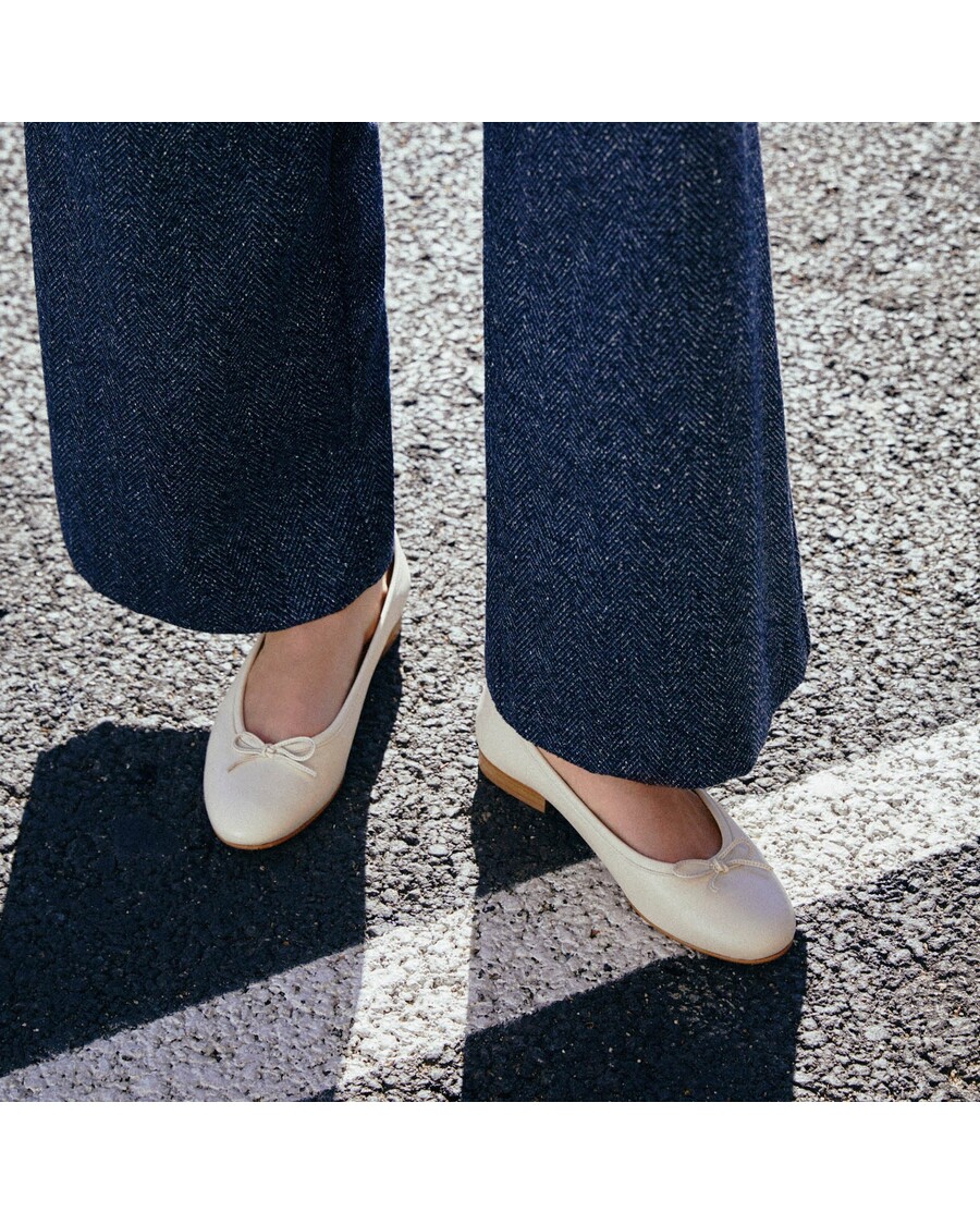 آپارتمان باله چرم کرم آلوهاس اوریانا