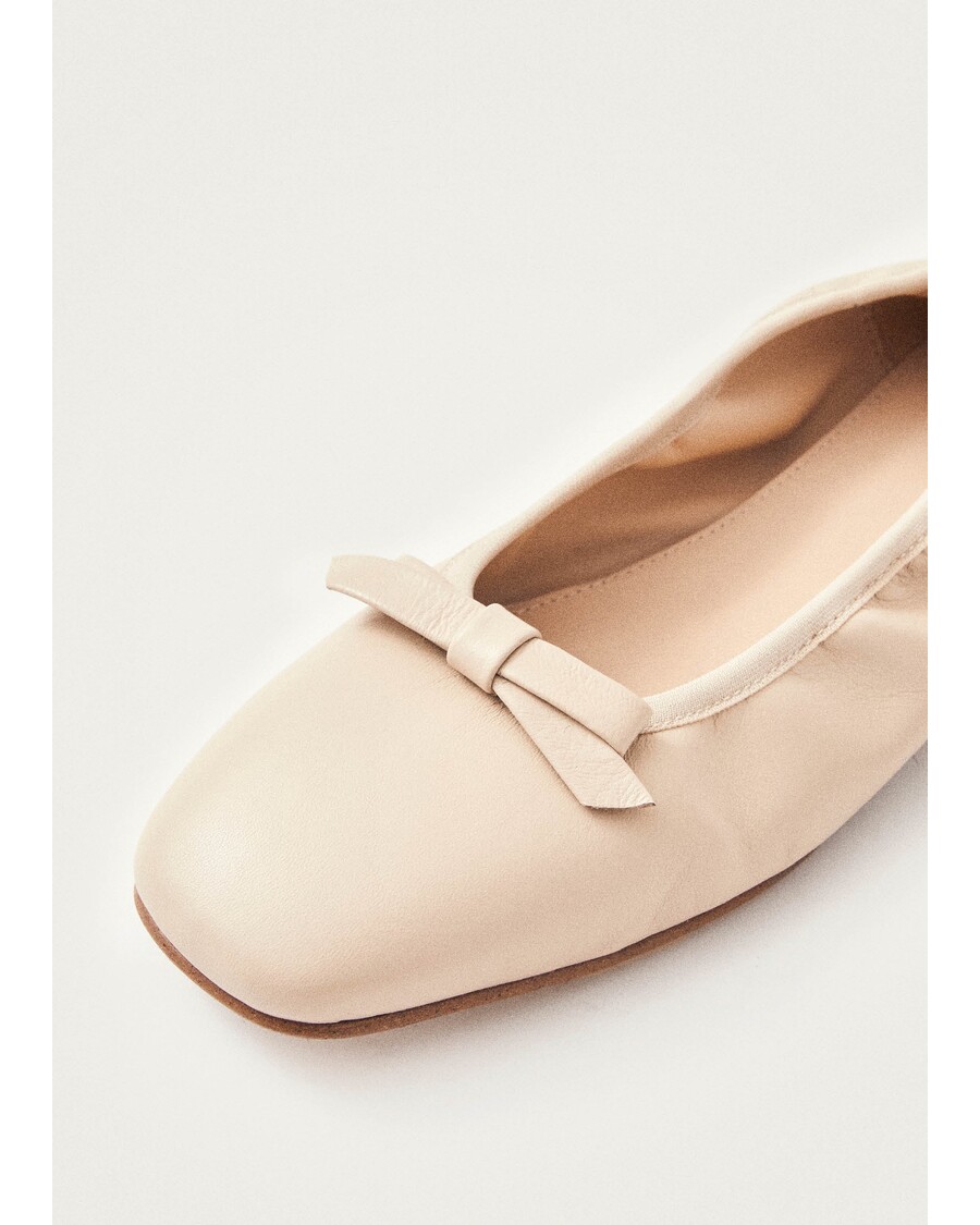 Alohas Freya Balletlejligheder I Creme Læder
