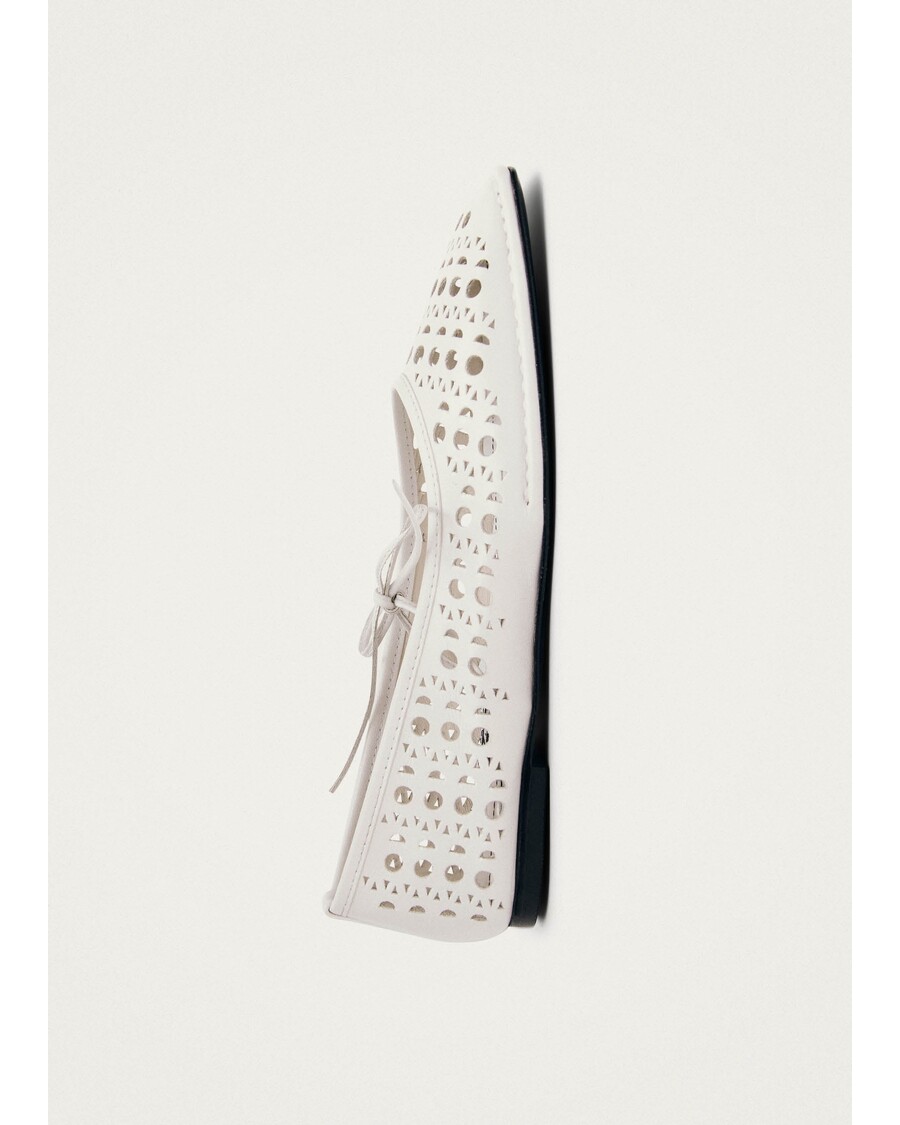 Alohas Sway Slit White Leather Ballet Flats