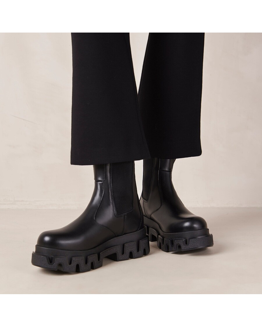 Alohas Anastasia Black Leather Ankle Boots