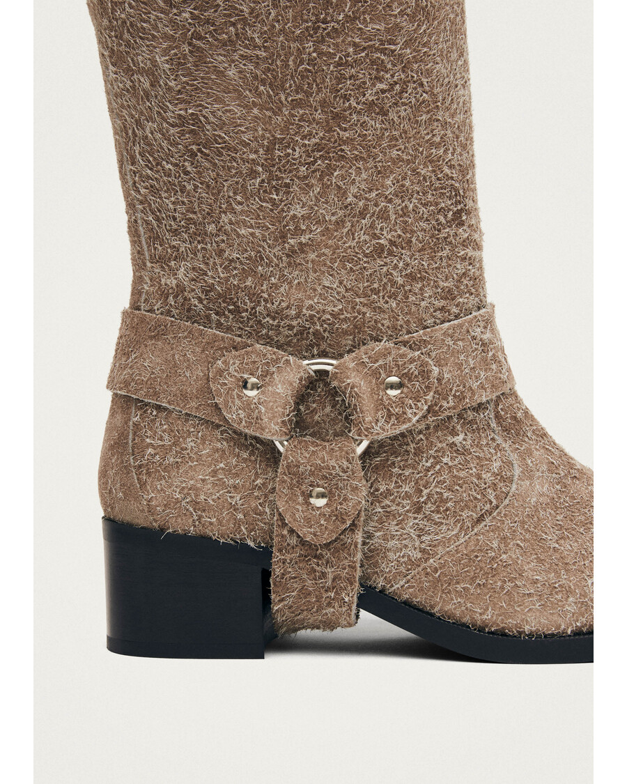 Alohas Rocky Suede Fuzzy Beige Leather Boots