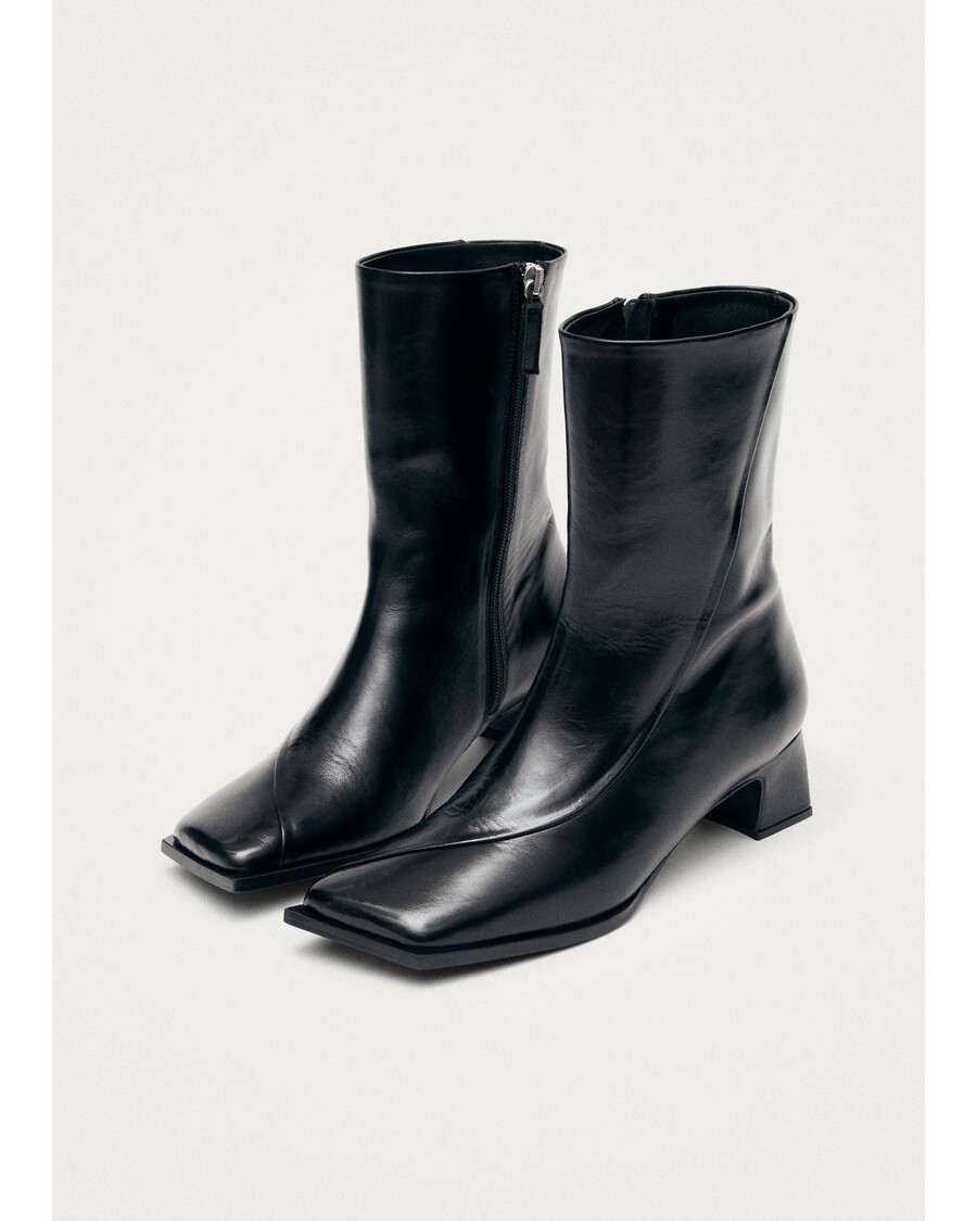 Alohas Chantal Black Leather Ankle Boots