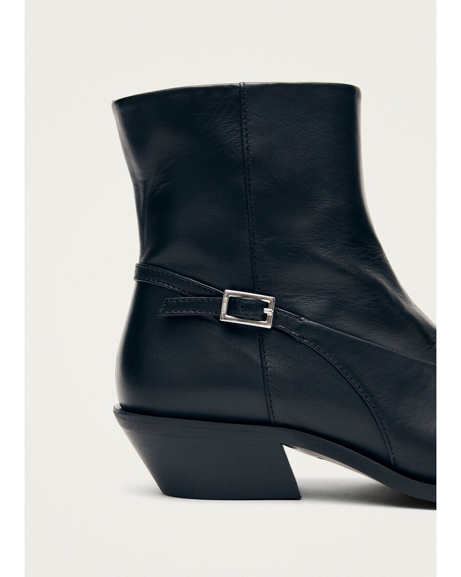 Alohas Lizzie Black Leather Ankle Boots