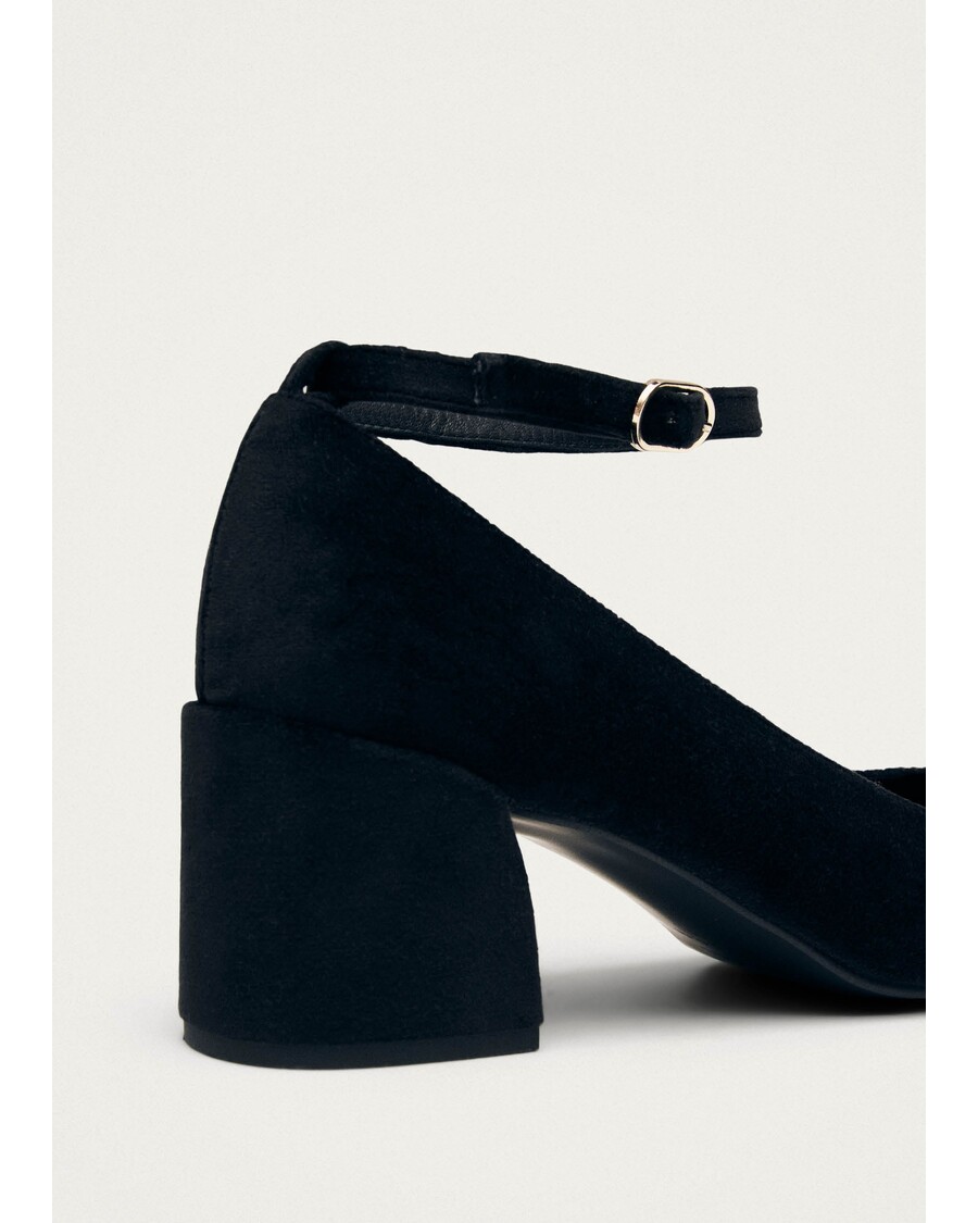 Alohas Antoine Velvet Black Pumps