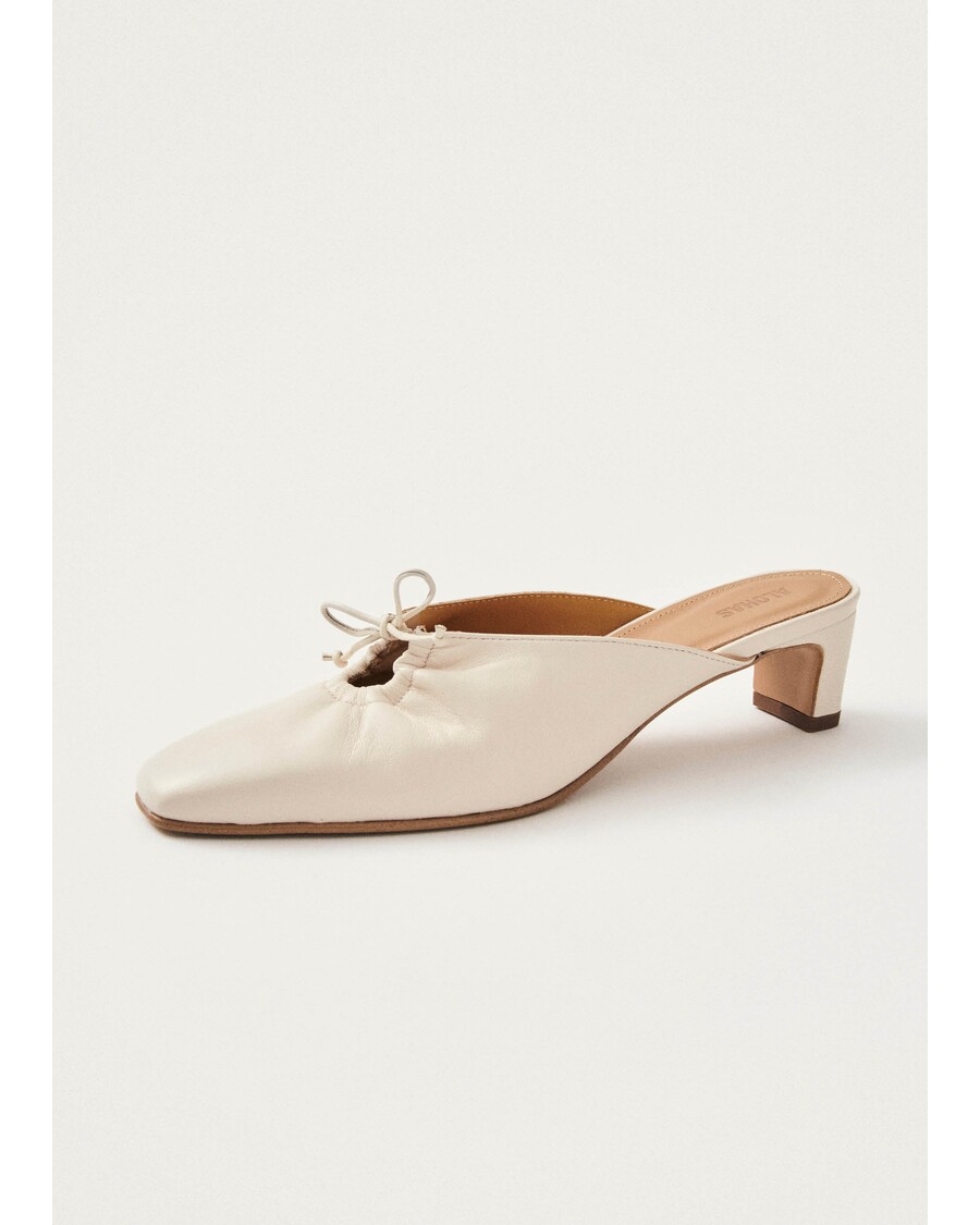 Alohas Amar Cream Leather Mules
