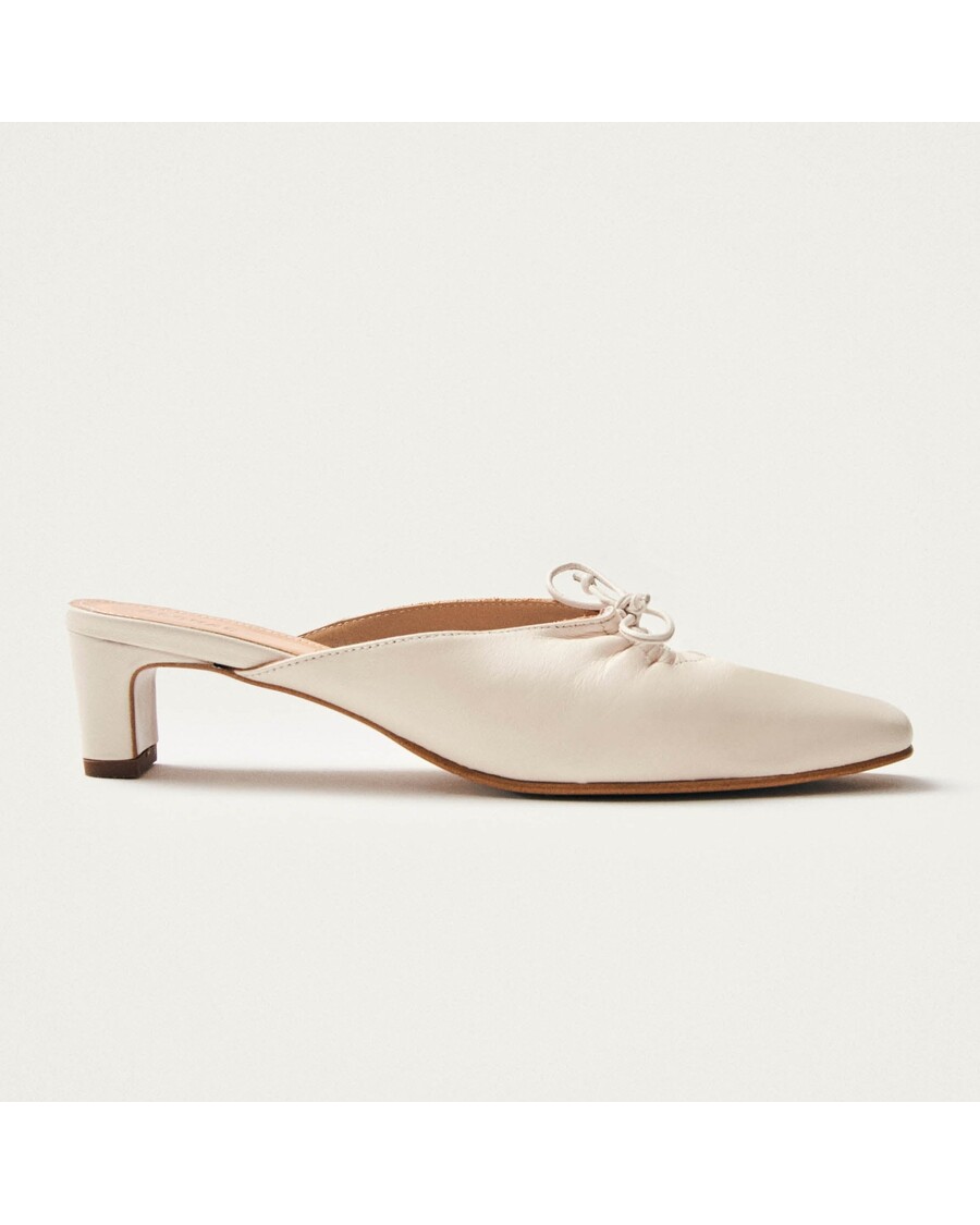 Alohas Amar Cream Leather Mules