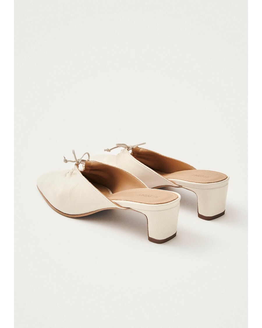 Alohas Amar Cream Leather Mules