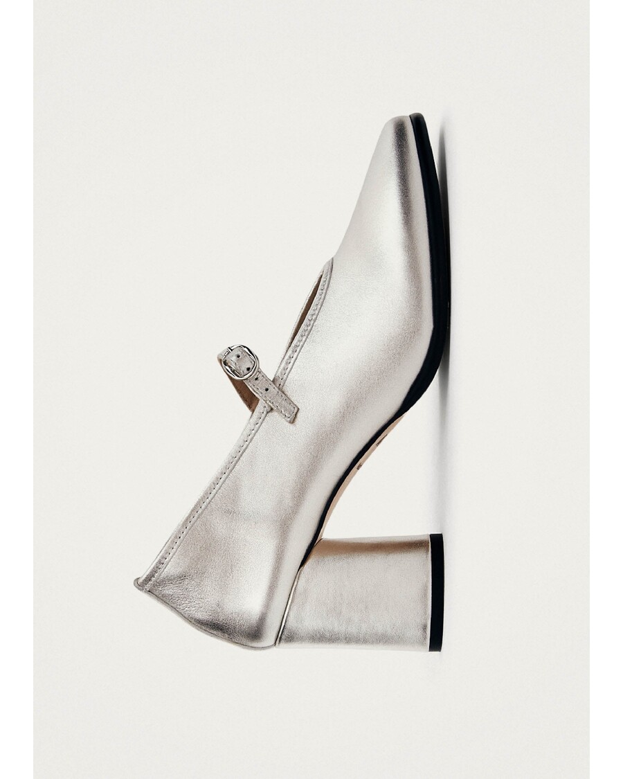 Alohas Esha Shimmer Silver Leather Pumps