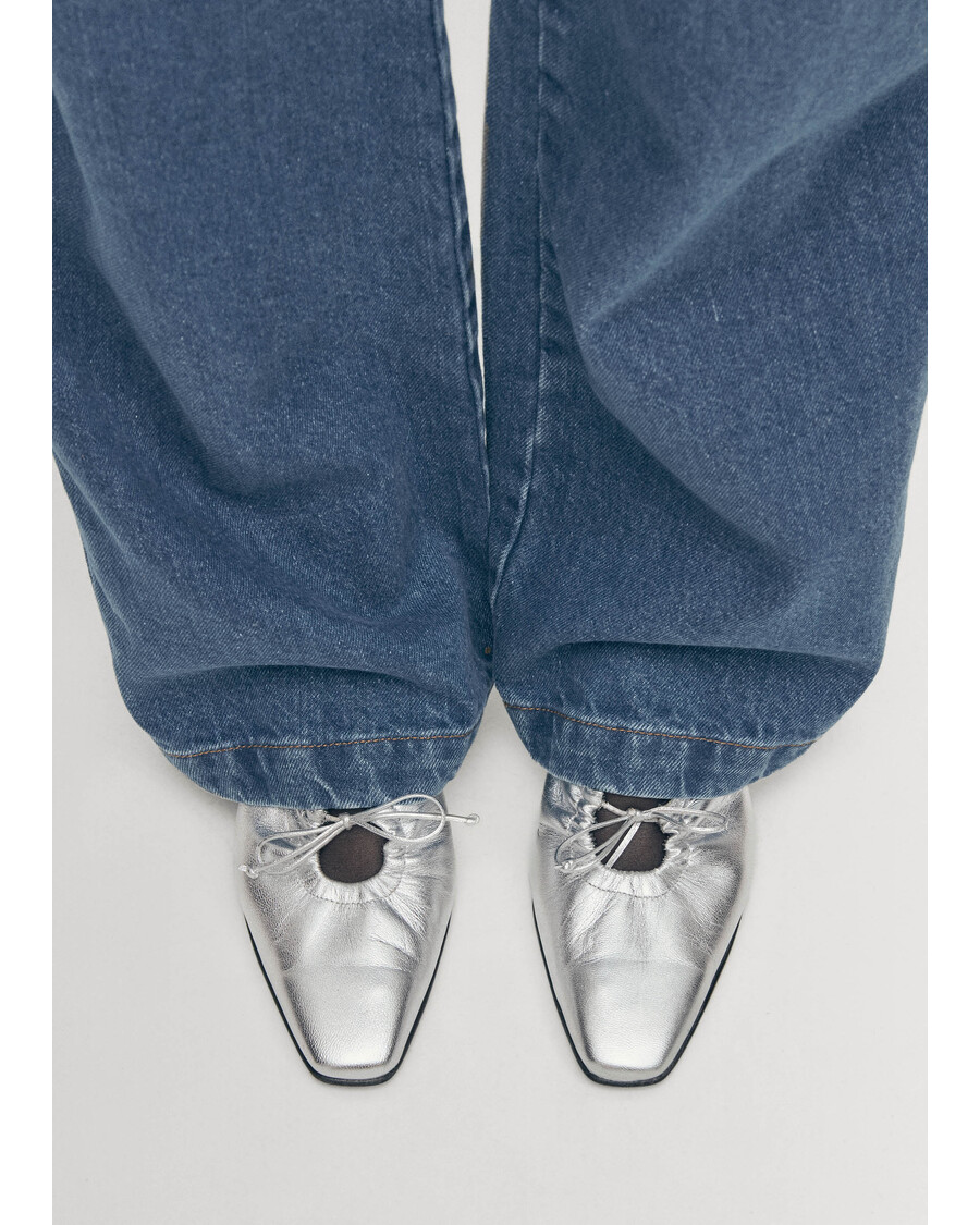 Alohas Amar Shimmer Silver Leather Mules