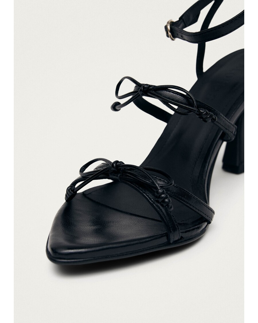 סנדלי עור שחורים של Alohas Malia