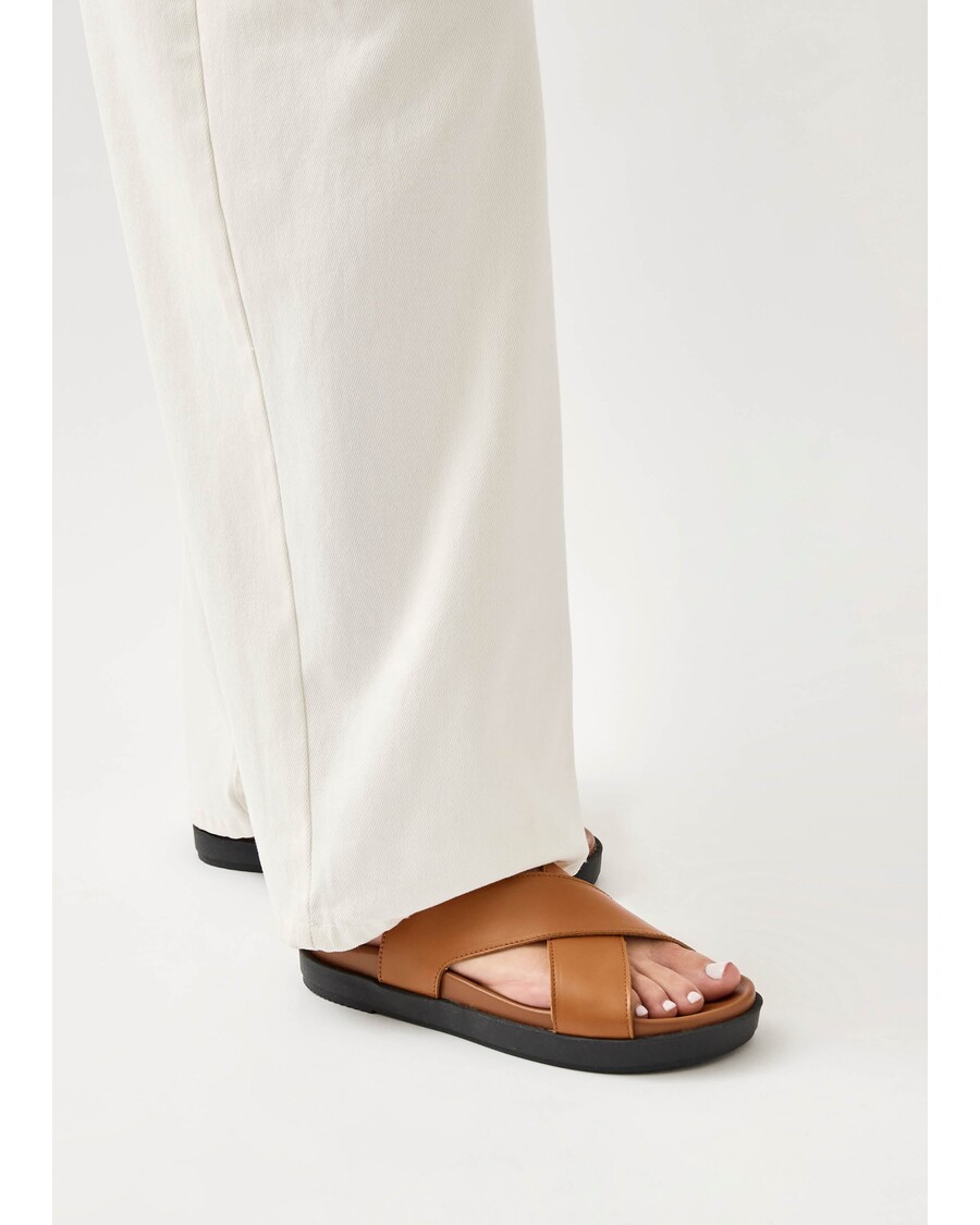 סנדלי עור Alohas Nico Tan