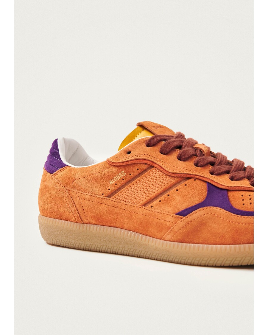 حذاء رياضي من الجلد باللون البرتقالي من Alohas Tb.490