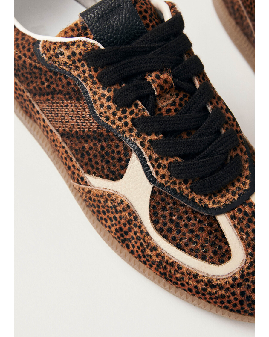 Alohas Tb.490 נעלי ספורט עור שזוף רך