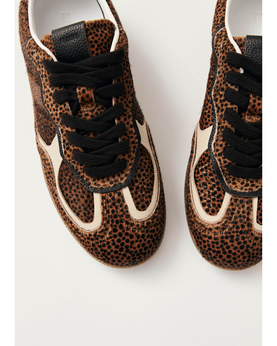 Alohas Tb.490 נעלי ספורט עור שזוף רך