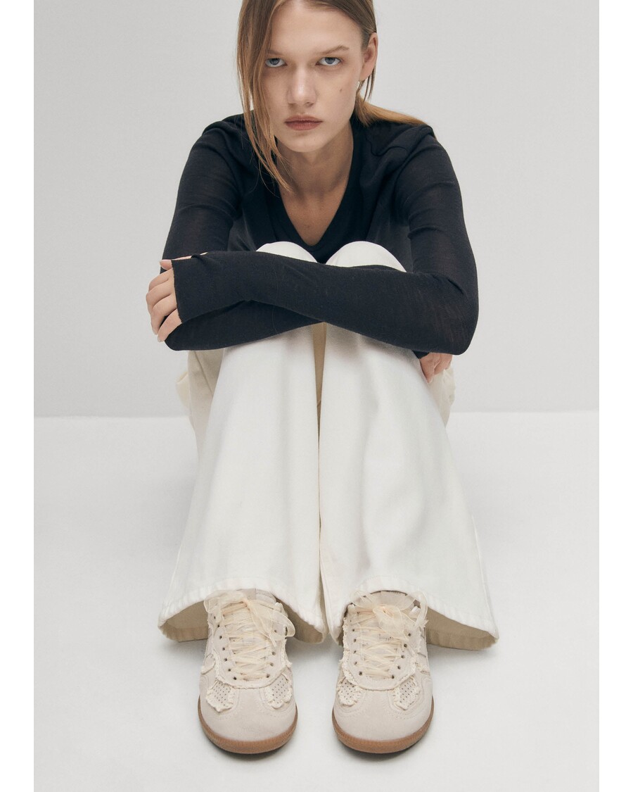 حذاء ألوهاس Tb.490 مصنوع من الجلد باللون الكريمي والكروشيه