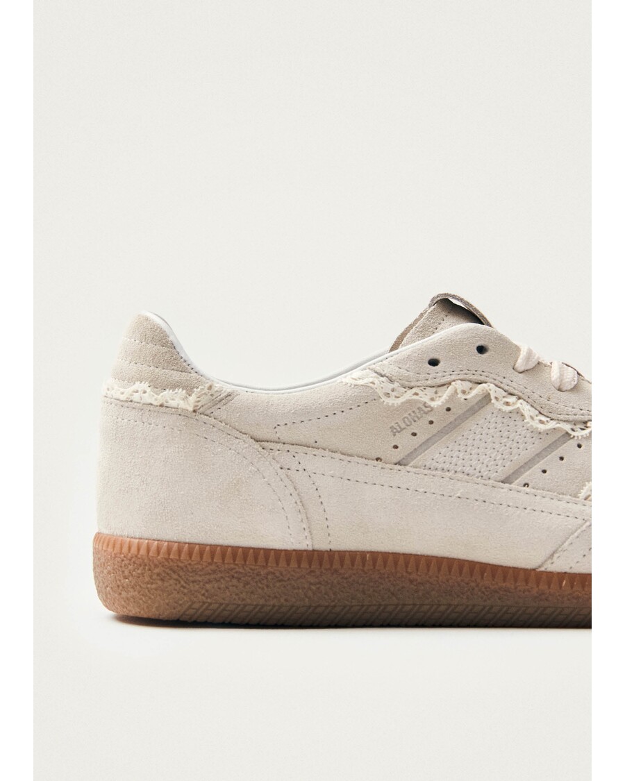 حذاء ألوهاس Tb.490 مصنوع من الجلد باللون الكريمي والكروشيه