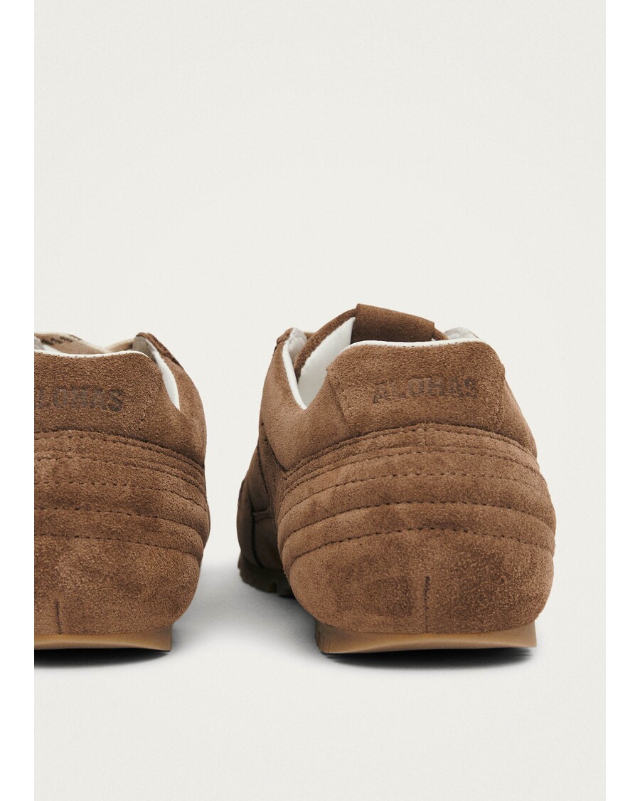 נעלי סניקרס מעור חום זמש מסוג Alohas Tb.56