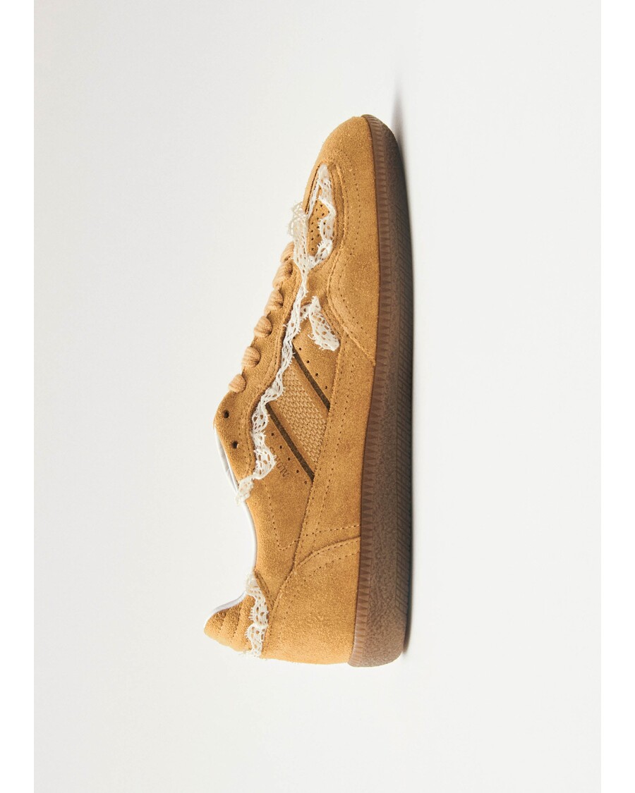 حذاء ألوهاس Tb.490 مصنوع من الجلد والكروشيه